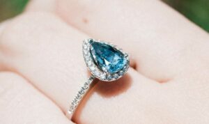 Descubre qué son las piedras preciosas, los tipos disponibles y ejemplos destacados.